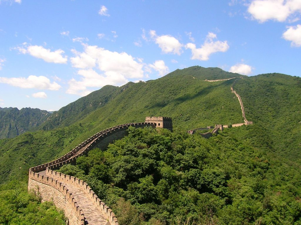 La Grande Muraglia tra le montagne